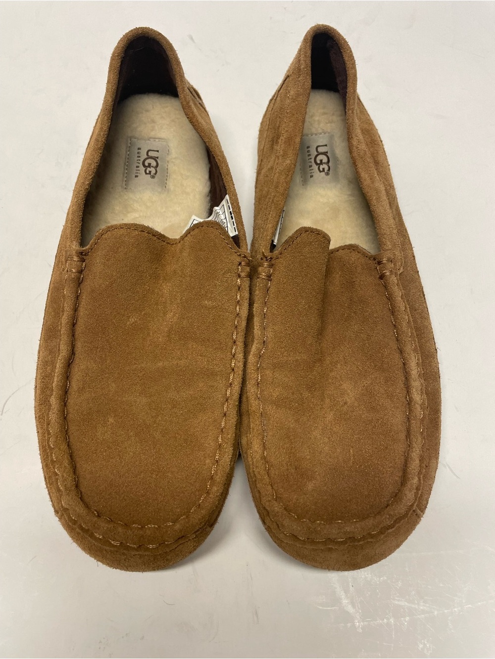 UGG Men size 10 Alder Genuine Shearling Suede Moccasin Slippers Chestnut 1003419